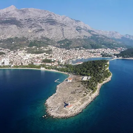 By The Sea - 15200 Apartman