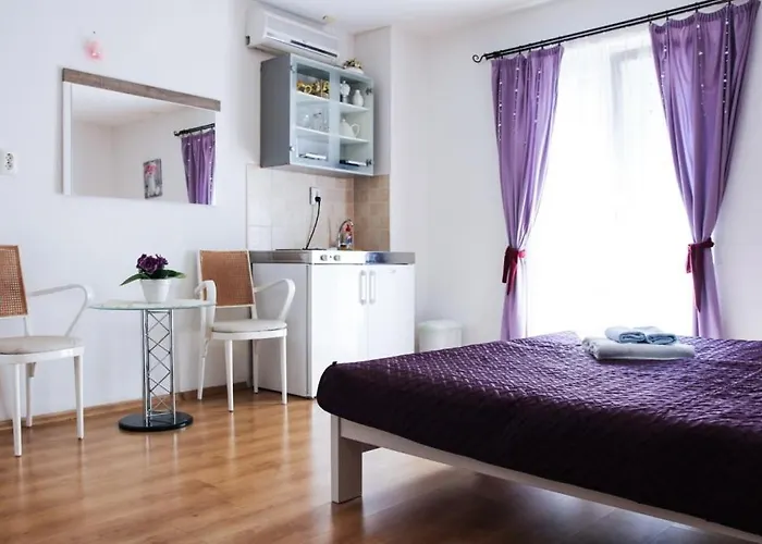 By The Sea - 15200 Apartman *