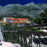 By The Sea - 15200 Apartment Makarska