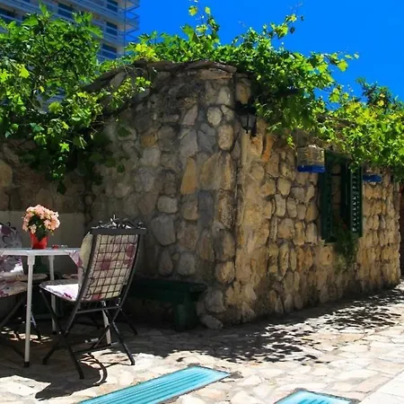 Apartment By The Sea - 15200 Makarska