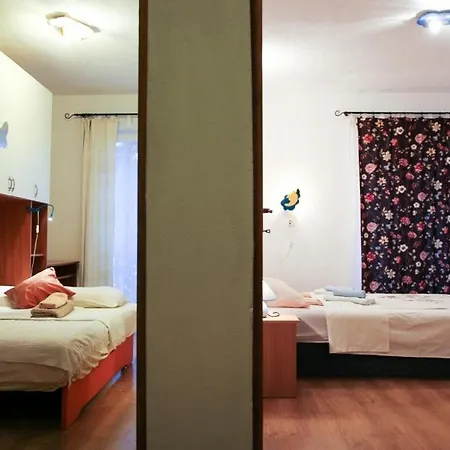 Apartment By The Sea - 15200 *
