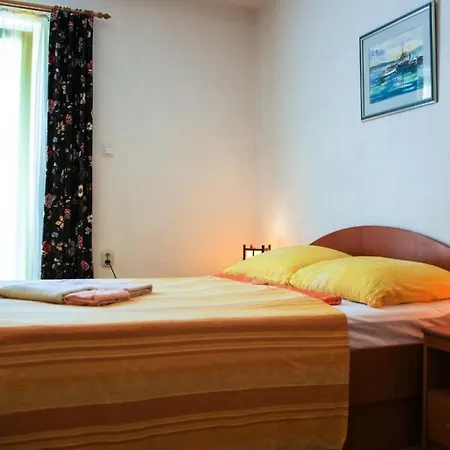 By The Sea - 15200 Apartment Makarska