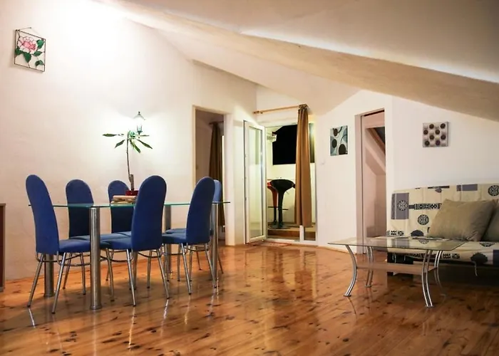 By The Sea - 15200 Makarska