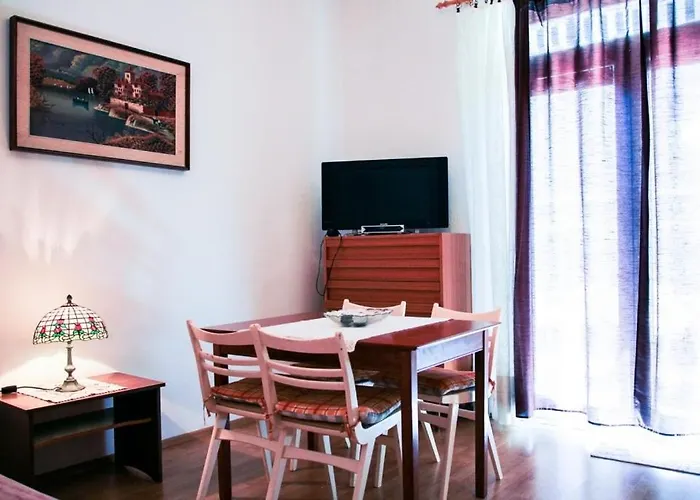 Apartment By The Sea - 15200