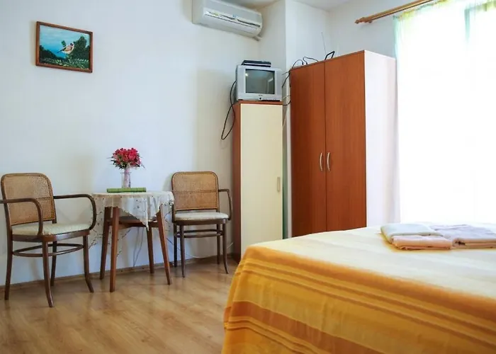 By The Sea - 15200 Apartment *