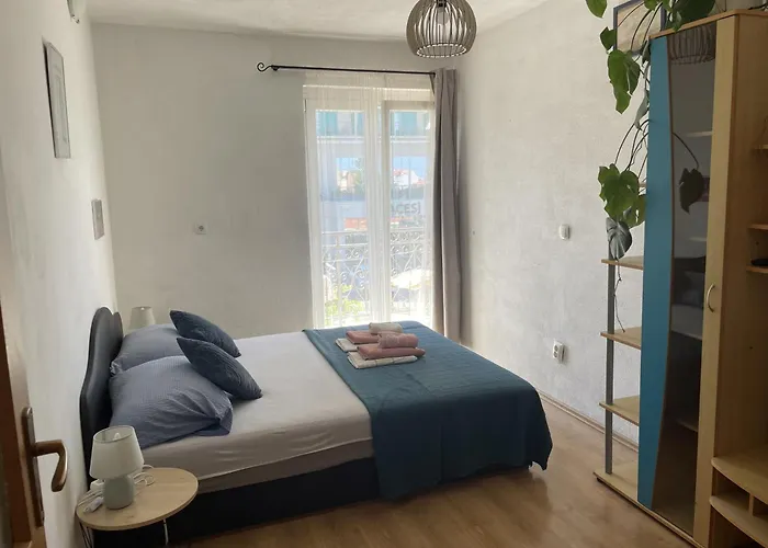 By The Sea - 15200 Apartment